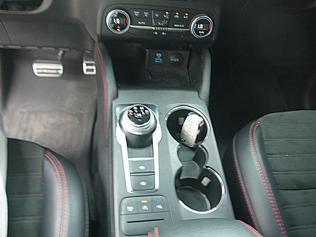 大改款Kuga250 AWD ST-Line新車120萬有加裝電子前後行車紀錄器  第17張相片