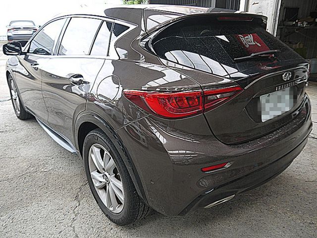 Q30風尚版全景天窗才跑4萬  第3張相片