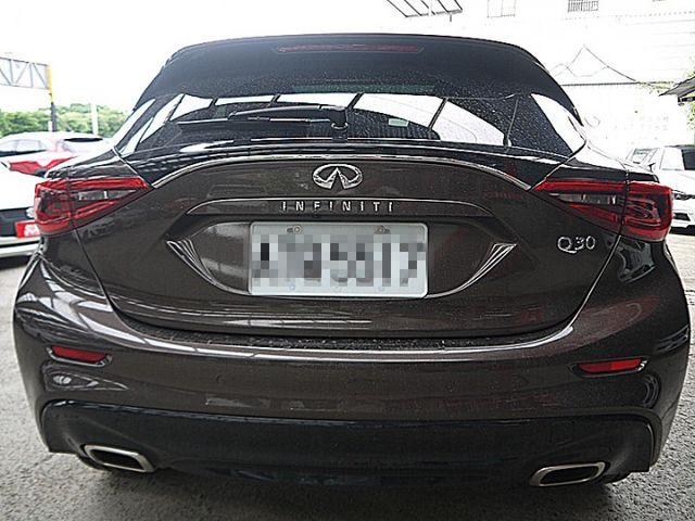 Q30風尚版全景天窗才跑4萬  第4張相片