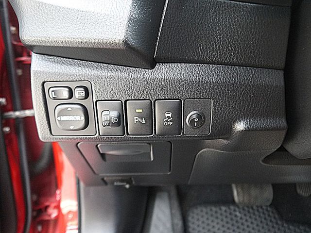 X版烈焰紅運動外觀感受不同外觀的神車  第14張相片