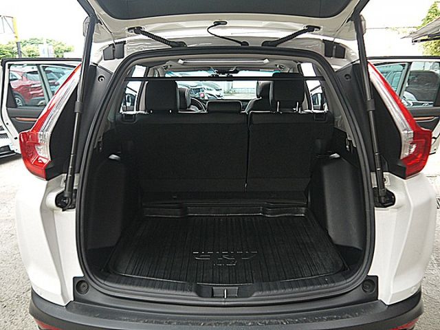 S版有全景天窗前車主有加裝盲點  第7張相片
