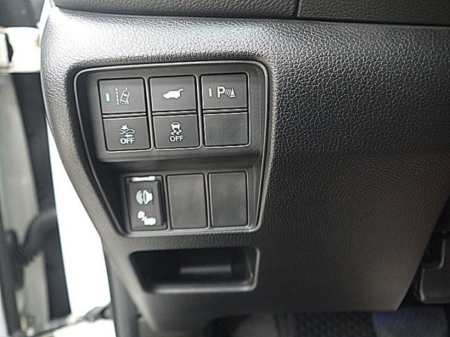 S版有全景天窗前車主有加裝盲點  第14張相片