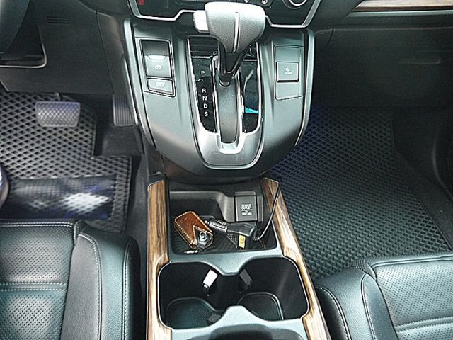 S版有全景天窗前車主有加裝盲點  第17張相片