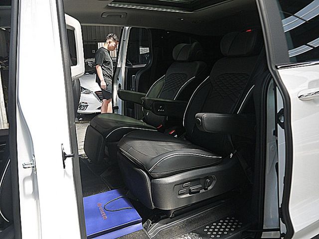 現代7人MPV款Custin GLT-B版最高規才跑1千就是新車  第10張相片