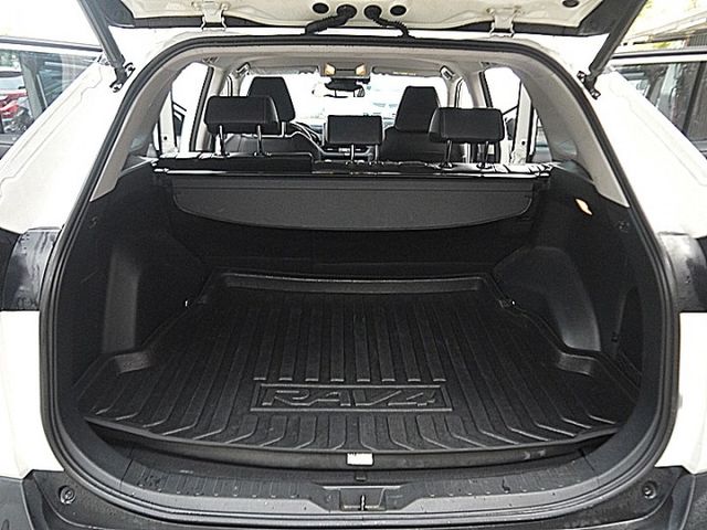 牛頭牌不敗熱銷休旅RAV4 2.0旗艦版有I-KEY影音電動尾門  第8張相片