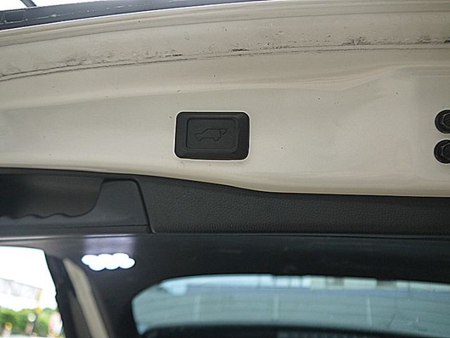 牛頭牌不敗熱銷休旅RAV4 2.0旗艦版有I-KEY影音電動尾門  第9張相片