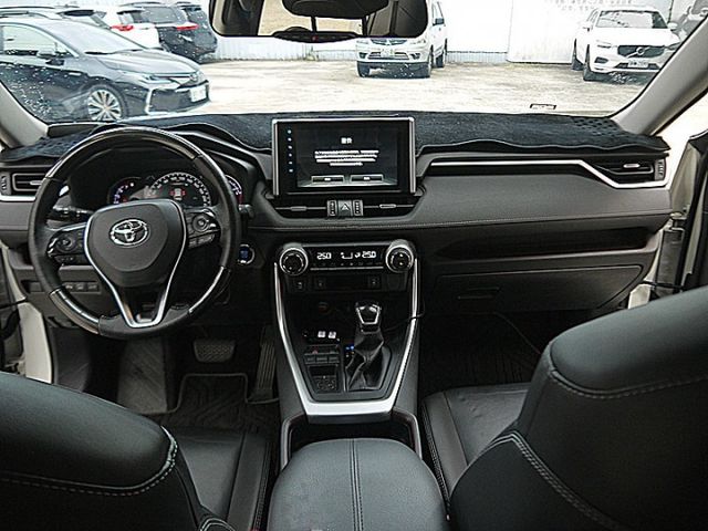牛頭牌不敗熱銷休旅RAV4 2.0旗艦版有I-KEY影音電動尾門  第14張相片
