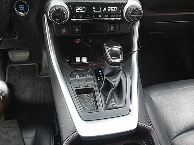 牛頭牌不敗熱銷休旅RAV4 2.0旗艦版有I-KEY影音電動尾門  第19張相片