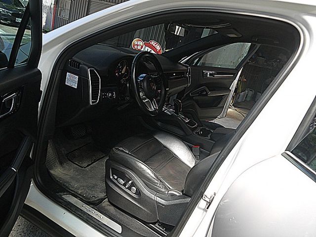 CAYENNE  第9張相片