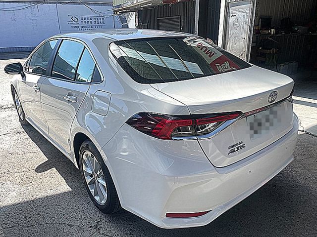 12代頭大大神車汽油豪華版搶手白  第4張相片