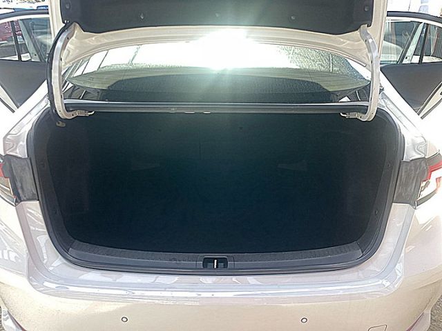 12代頭大大神車汽油豪華版搶手白  第8張相片