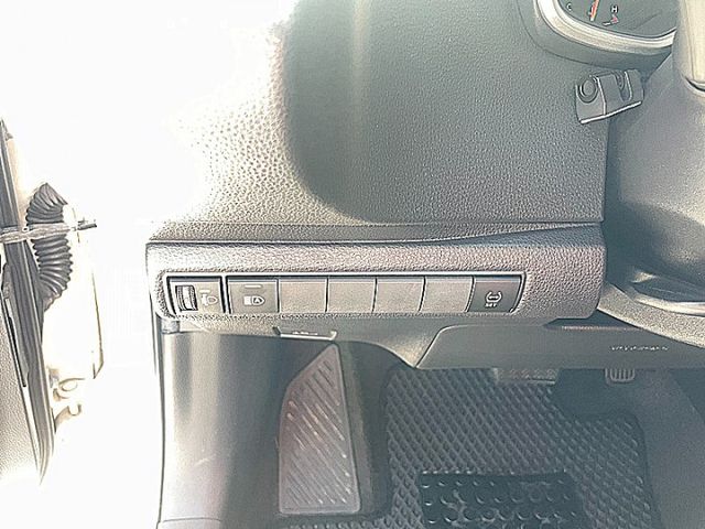 12代頭大大神車汽油豪華版搶手白  第14張相片