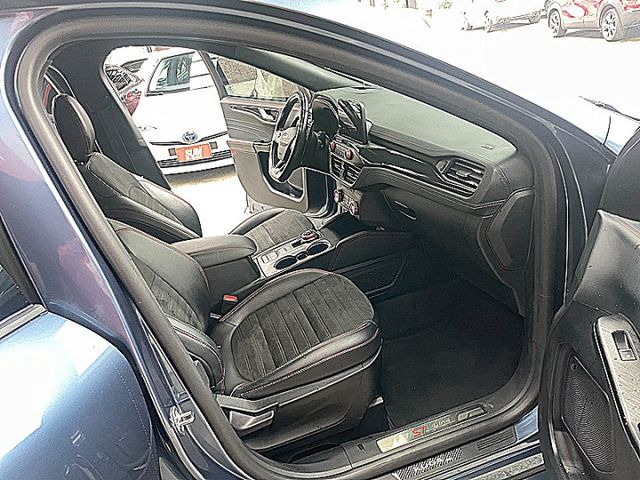 Ford大改款Kuga22.5代EcoBoost 250 AWD ST-Line 有4WD有D&O音響全景電動尾門  第11張相片