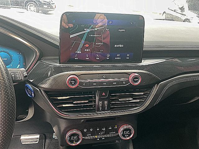 Ford大改款Kuga22.5代EcoBoost 250 AWD ST-Line 有4WD有D&O音響全景電動尾門  第16張相片