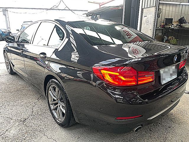新世代G30系 BMW 520I  Luxury 德系精緻與豪華現在輕鬆享受現在只要7X萬入手  第3張相片