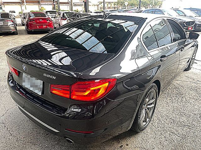 新世代G30系 BMW 520I  Luxury 德系精緻與豪華現在輕鬆享受現在只要7X萬入手  第5張相片
