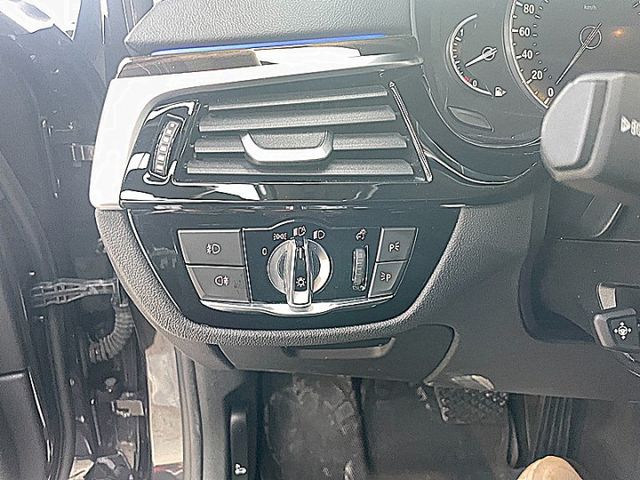 新世代G30系 BMW 520I  Luxury 德系精緻與豪華現在輕鬆享受現在只要7X萬入手  第14張相片