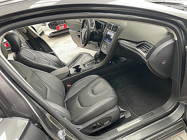 進口改款Mondeo Wagon 跑旅車型新車132萬現在不用一半價入手  第11張相片