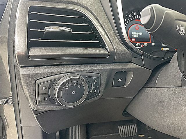 進口改款Mondeo Wagon 跑旅車型新車132萬現在不用一半價入手  第14張相片
