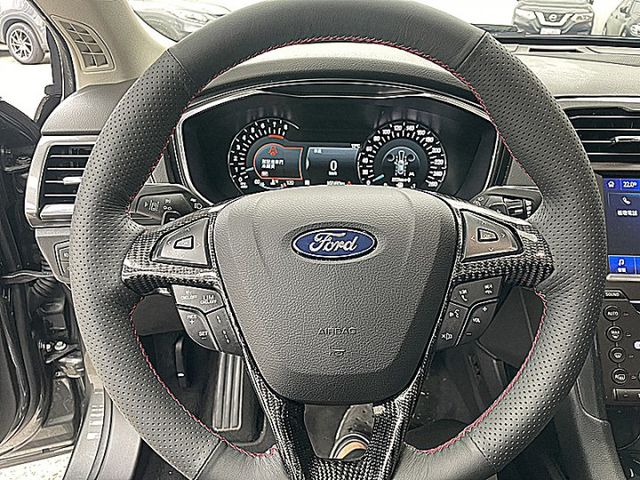 進口改款Mondeo Wagon 跑旅車型新車132萬現在不用一半價入手  第15張相片