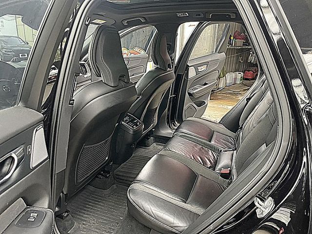 小改Volvo XC60 B5 R-Design 油電加價Bowers&Wilkins音響現在超優惠價入手  第10張相片