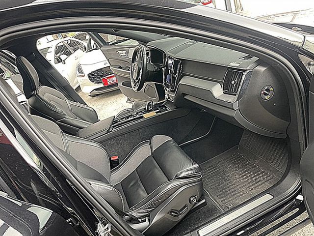 小改Volvo XC60 B5 R-Design 油電加價Bowers&Wilkins音響現在超優惠價入手  第11張相片