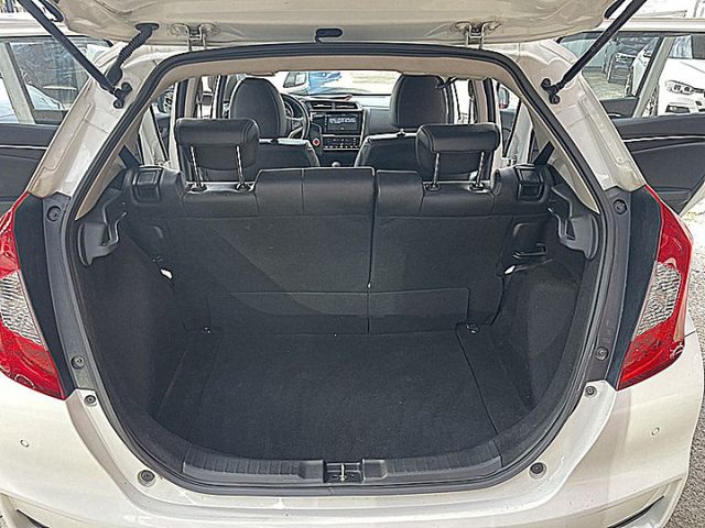 有故事的FIT 頂級S版個性小轎旅給你甜甜價  第8張相片