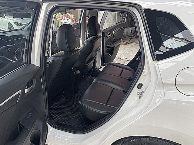 有故事的FIT 頂級S版個性小轎旅給你甜甜價  第10張相片