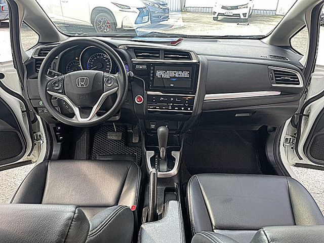 有故事的FIT 頂級S版個性小轎旅給你甜甜價  第13張相片