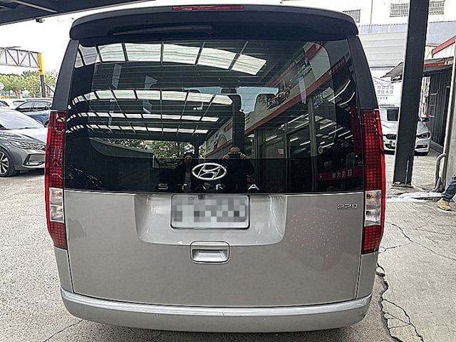 未來星艦感的新商旅頭等艙Staria GLD-B規9人大商旅  第4張相片