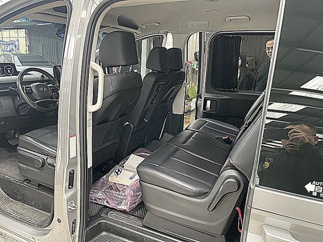 未來星艦感的新商旅頭等艙Staria GLD-B規9人大商旅  第9張相片