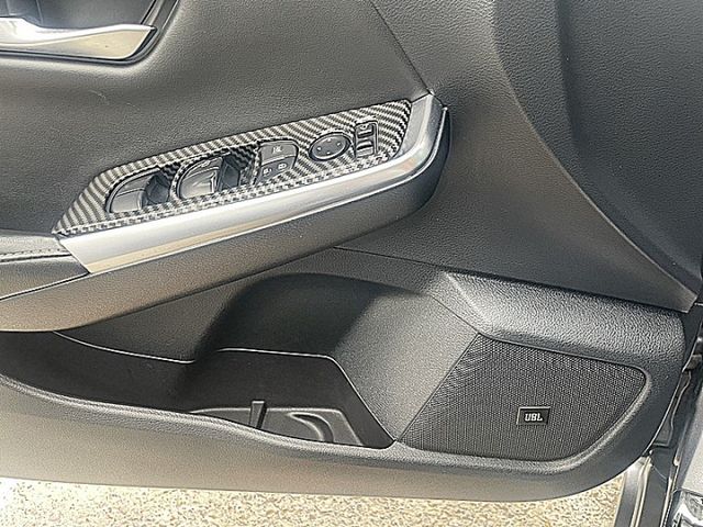 Sentra 智駕尊爵版選JBL喇叭才跑5萬  第13張相片