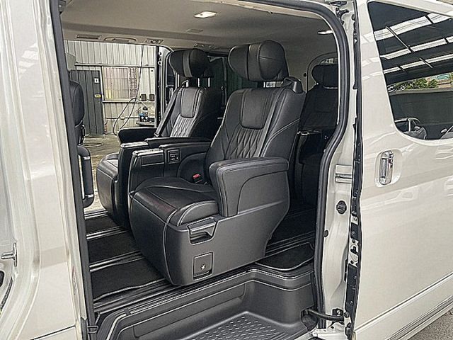 Granvia 6人旗艦三代同堂出遊與商務接送好幫手高貴不貴  第9張相片