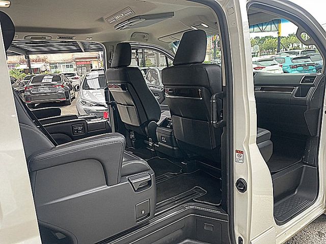 Granvia 6人旗艦三代同堂出遊與商務接送好幫手高貴不貴  第12張相片