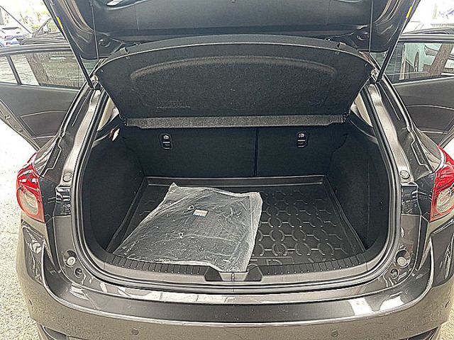 魂動系小改馬自達3五門尊榮安全版有電子手煞抬顯超美  第7張相片