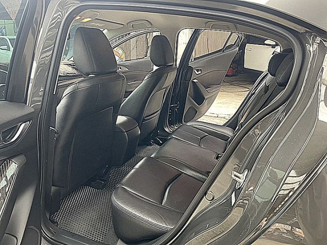 魂動系小改馬自達3五門尊榮安全版有電子手煞抬顯超美  第9張相片