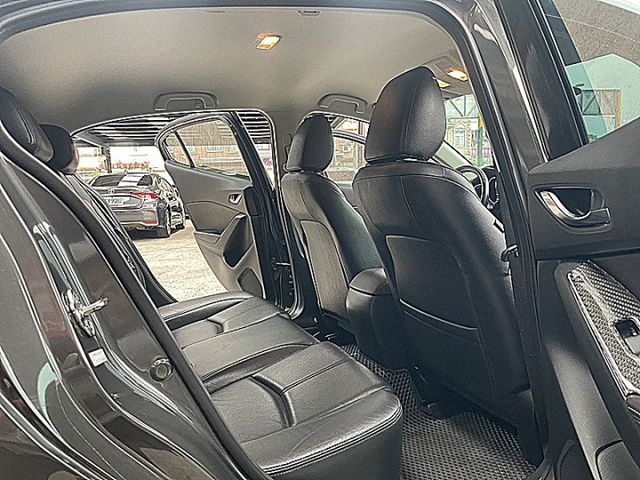 魂動系小改馬自達3五門尊榮安全版有電子手煞抬顯超美  第11張相片