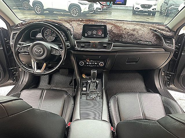 魂動系小改馬自達3五門尊榮安全版有電子手煞抬顯超美  第12張相片