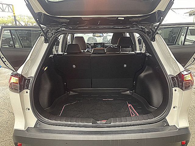 小改Corolla Cross Hybrid GR Sport最頂版才跑1萬  第8張相片