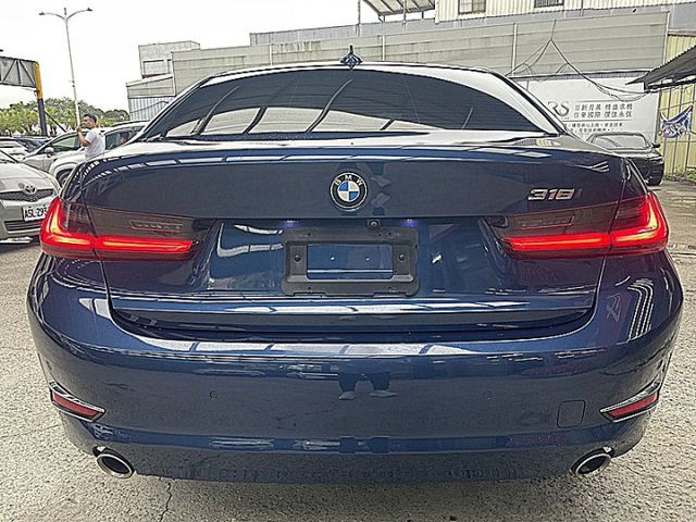 新世代G30系 BMW 318I  Luxury 德系精緻與豪華現在輕鬆享受  第4張相片