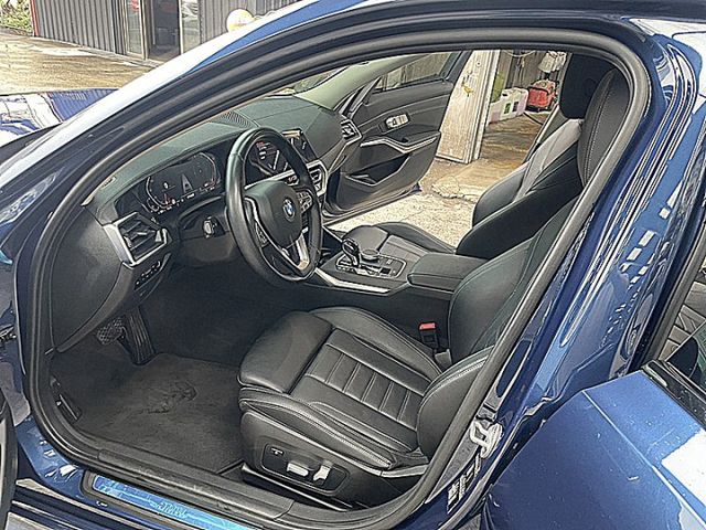 新世代G30系 BMW 318I  Luxury 德系精緻與豪華現在輕鬆享受  第9張相片