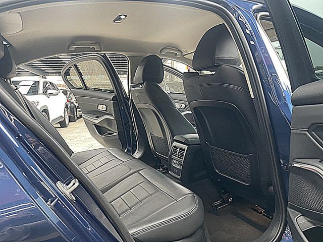 新世代G30系 BMW 318I  Luxury 德系精緻與豪華現在輕鬆享受  第12張相片