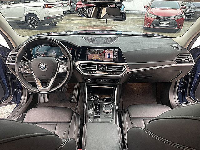 新世代G30系 BMW 318I  Luxury 德系精緻與豪華現在輕鬆享受  第13張相片