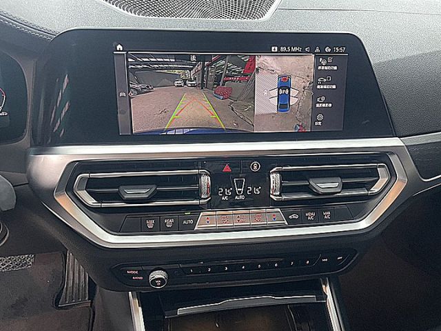 新世代G30系 BMW 318I  Luxury 德系精緻與豪華現在輕鬆享受  第16張相片