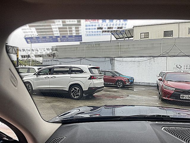 新世代G30系 BMW 318I  Luxury 德系精緻與豪華現在輕鬆享受  第20張相片