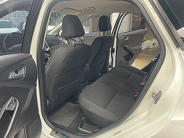 帥帥佛可斯改ST外觀套件便宜入手代步車  第10張相片