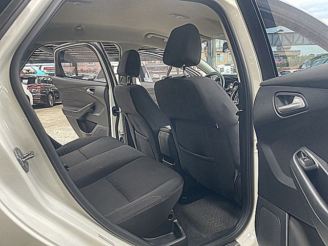 帥帥佛可斯改ST外觀套件便宜入手代步車  第12張相片