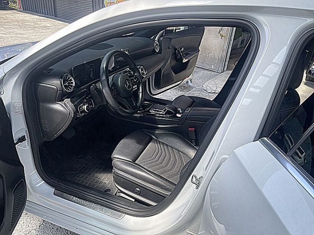 總代理BENZ A180  小資通勤代步豪華車首選省油又省稅才跑9萬  第8張相片