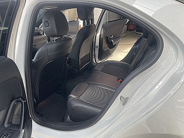 總代理BENZ A180  小資通勤代步豪華車首選省油又省稅才跑9萬  第9張相片