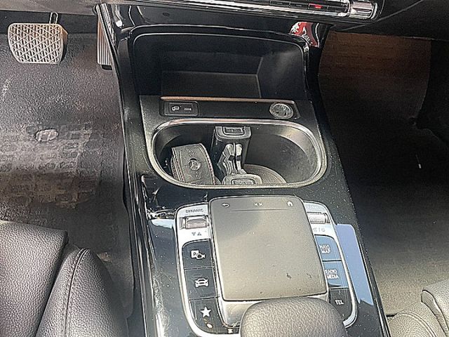 總代理BENZ A180  小資通勤代步豪華車首選省油又省稅才跑9萬  第17張相片